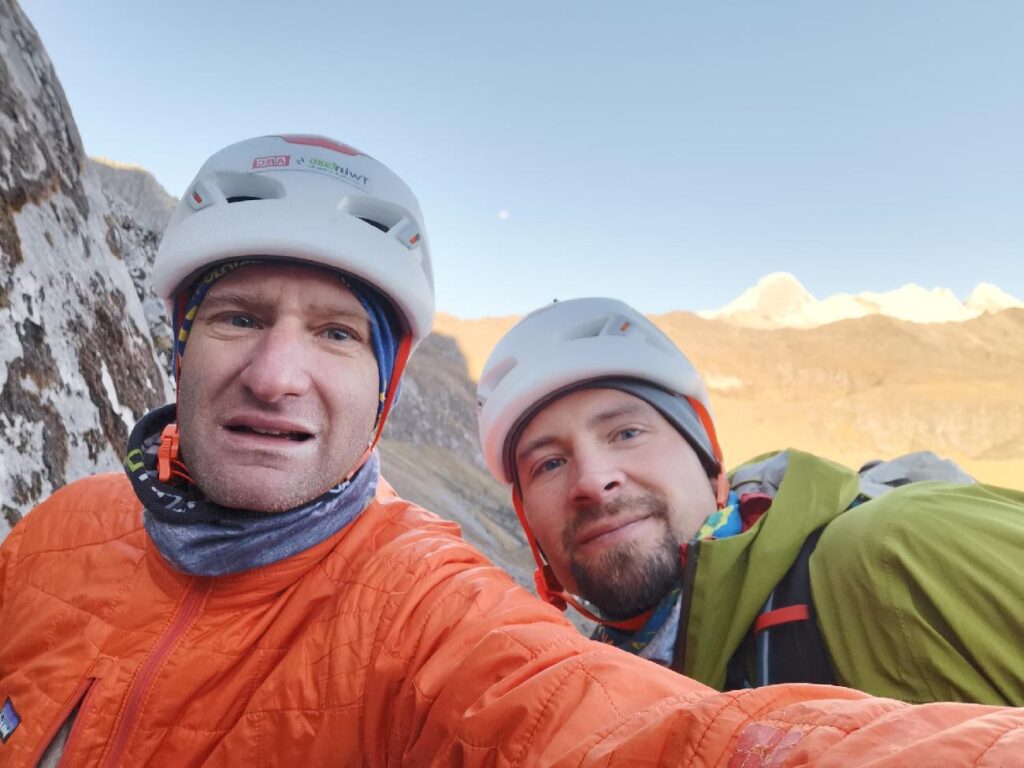 Marek Radovský i Juraj Švingal w trakcie wspinaczki na Marva Peak; fot. Juraj Švingal