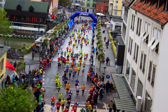 https://pixabay.com/pl/photos/sport-maraton-uruchomi%C4%87-210661/